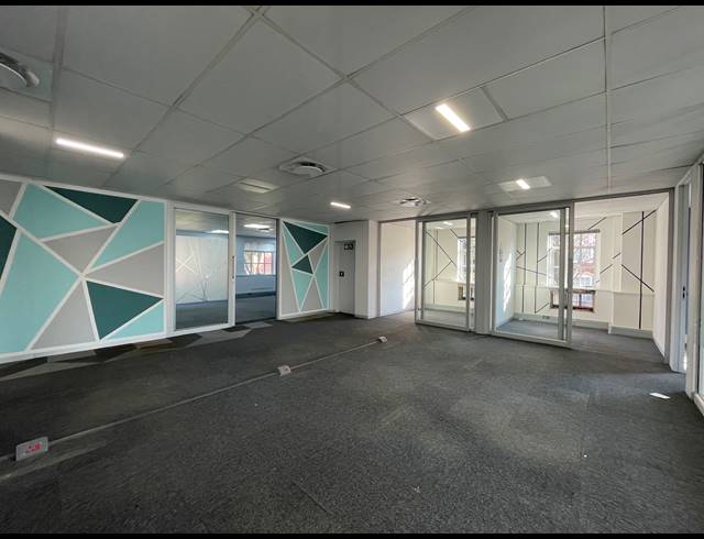 283M² OFFICE TO LET IN BRYANSTON